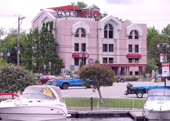 Auberge Du Grand Lac